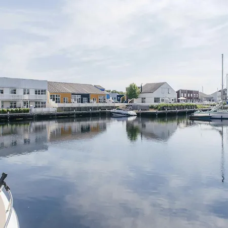 Dom wakacyjny Modern Harbor House In Oer With Terraces And View *